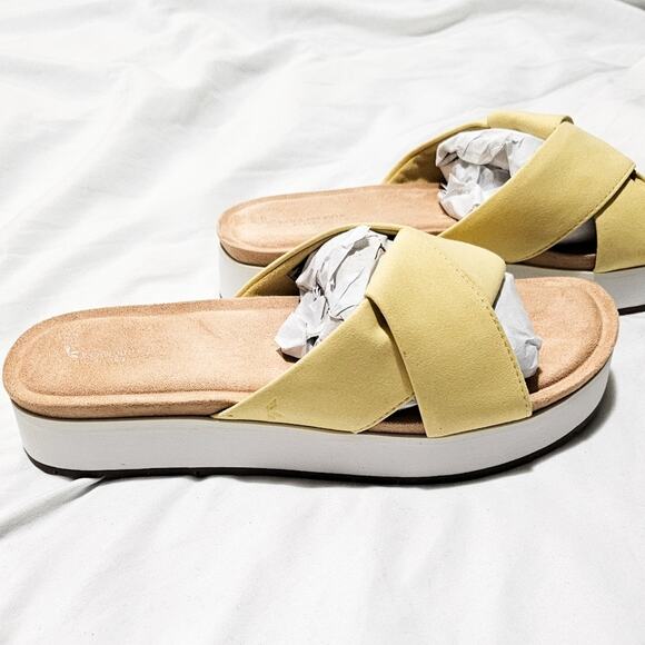 Koolaburra by Ugg New yellow & white Carenza twist slide sandal size 9.5 - Picture 4 of 15